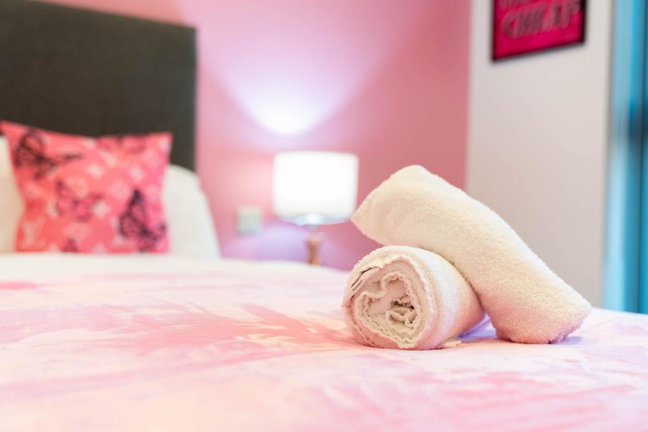 Maevela Apartments ☆ Pink Luxury Apartment With Balcony - Birmingham City Centre - 5 Min Walk From Bullring, Cube, Mailbox, New Street Station - Free Netflix & Wifi Экстерьер фото